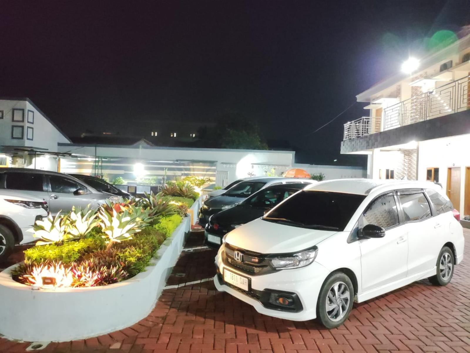 Hotel Cibening Purwakarta Exterior photo